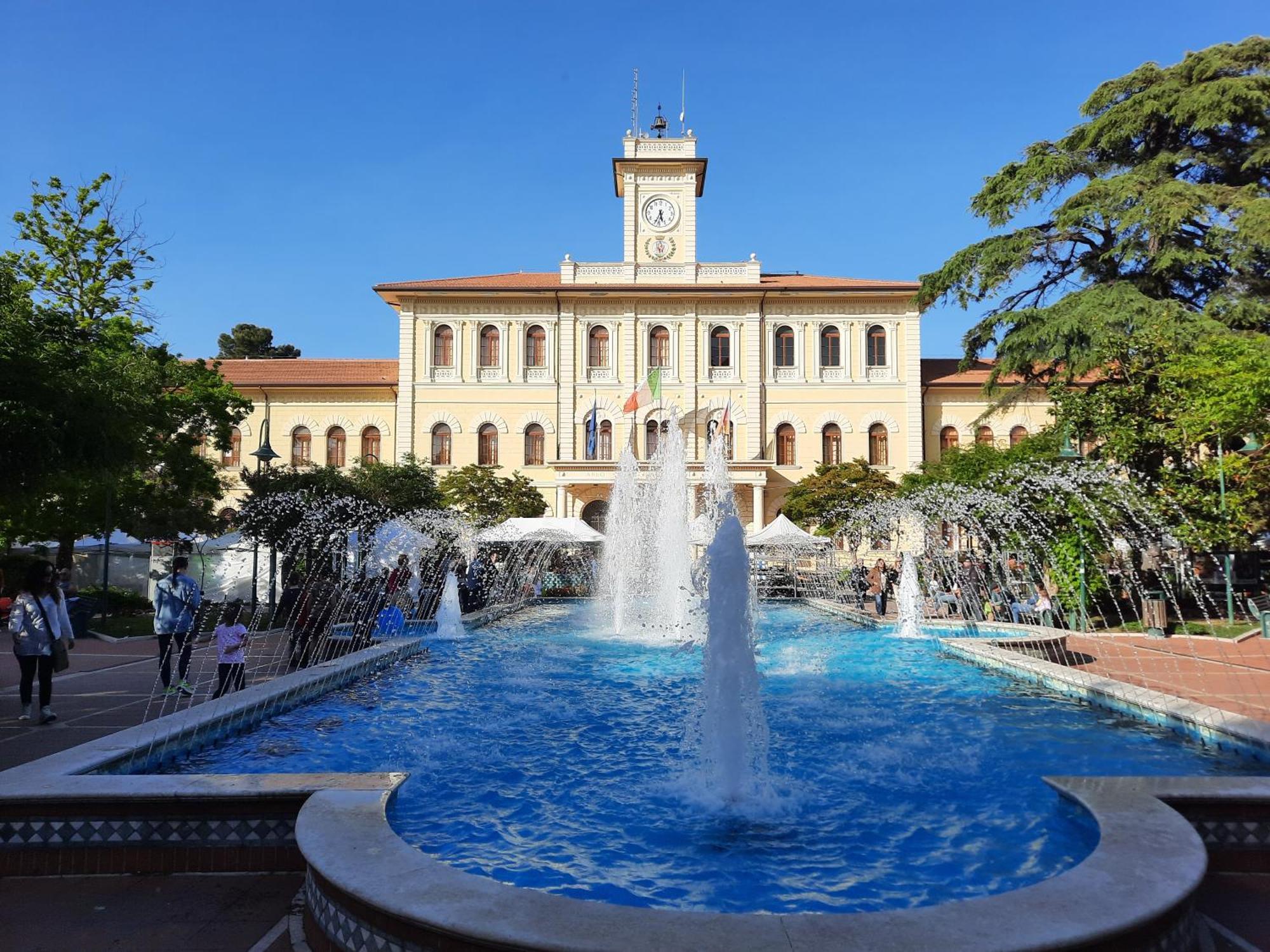 Centromare Lägenhet Cattolica Exteriör bild